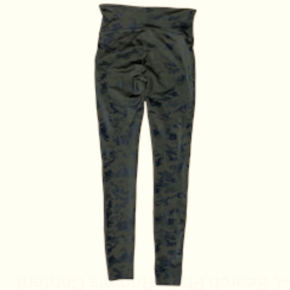 Spanx Camo Leggings Small - Picture 2 of 9